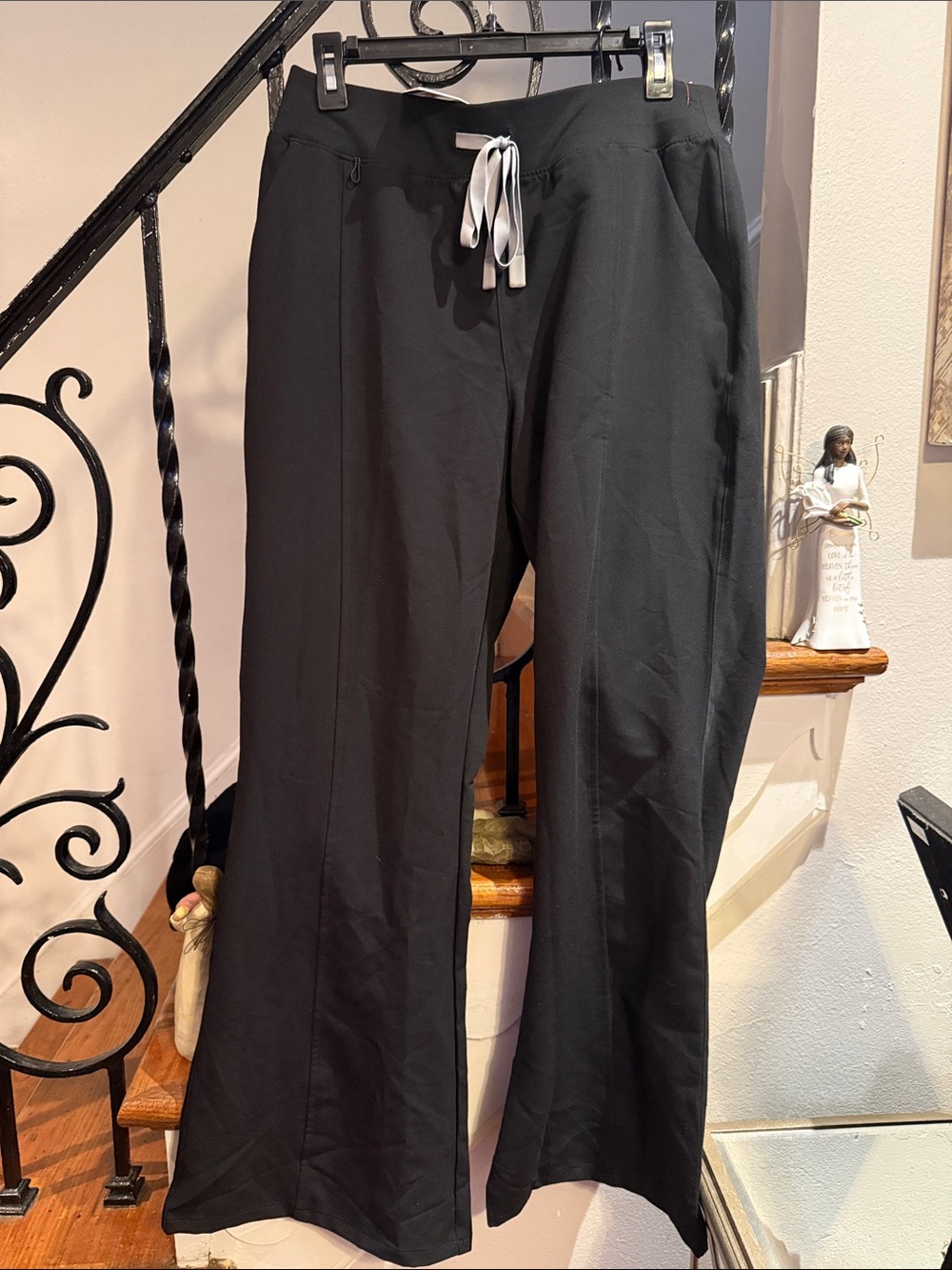 FIGS MADRYN HIGH WAISTED FLARE Scrub pants - Picture 2 of 4